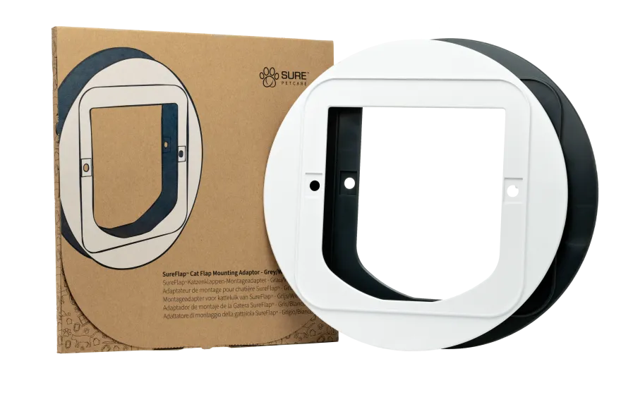 Adapter for montering av katteluke hvit/grå