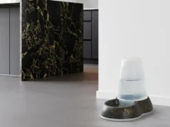 Loop Water Store Medium Marble 1,5 L - Marmor svart gull 26x17,5x23 cm